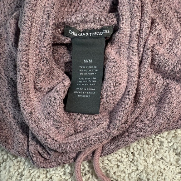 Chelsea & Theodore light pink Cowl Neck Sweatshirt size M - Picture 4 of 5